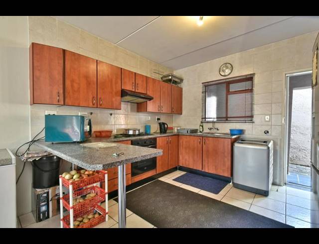 2 BEDROOM APARTMENT FOR SALE IN WINCHESTER HILLS